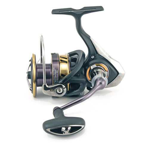 Катушка безынерционная Daiwa 17 Legalis LT 1000D 10416-105RU в Спортландия